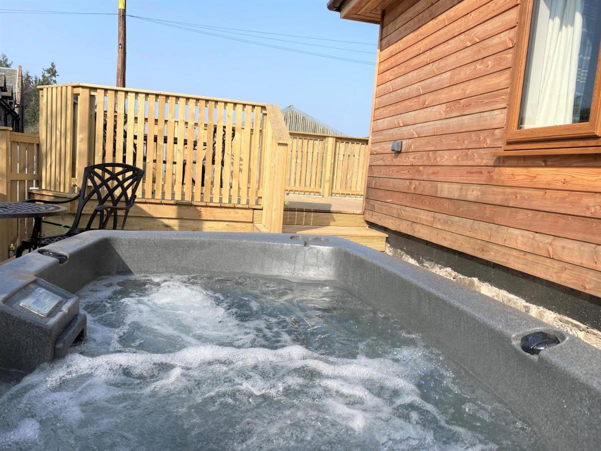 Pheasant Lodge With Hot Tub Forgandenny ภายนอก รูปภาพ