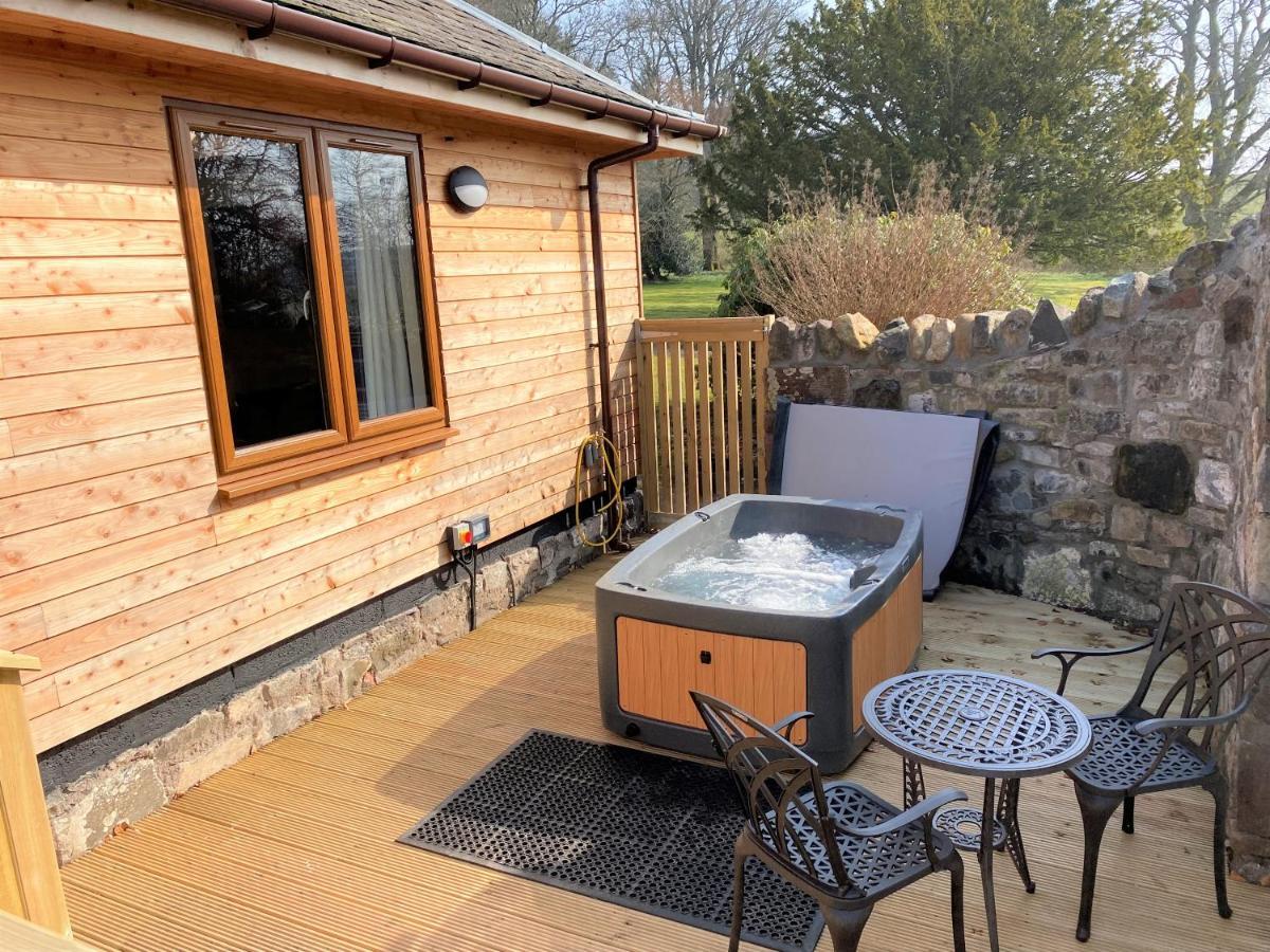 Pheasant Lodge With Hot Tub Forgandenny ภายนอก รูปภาพ