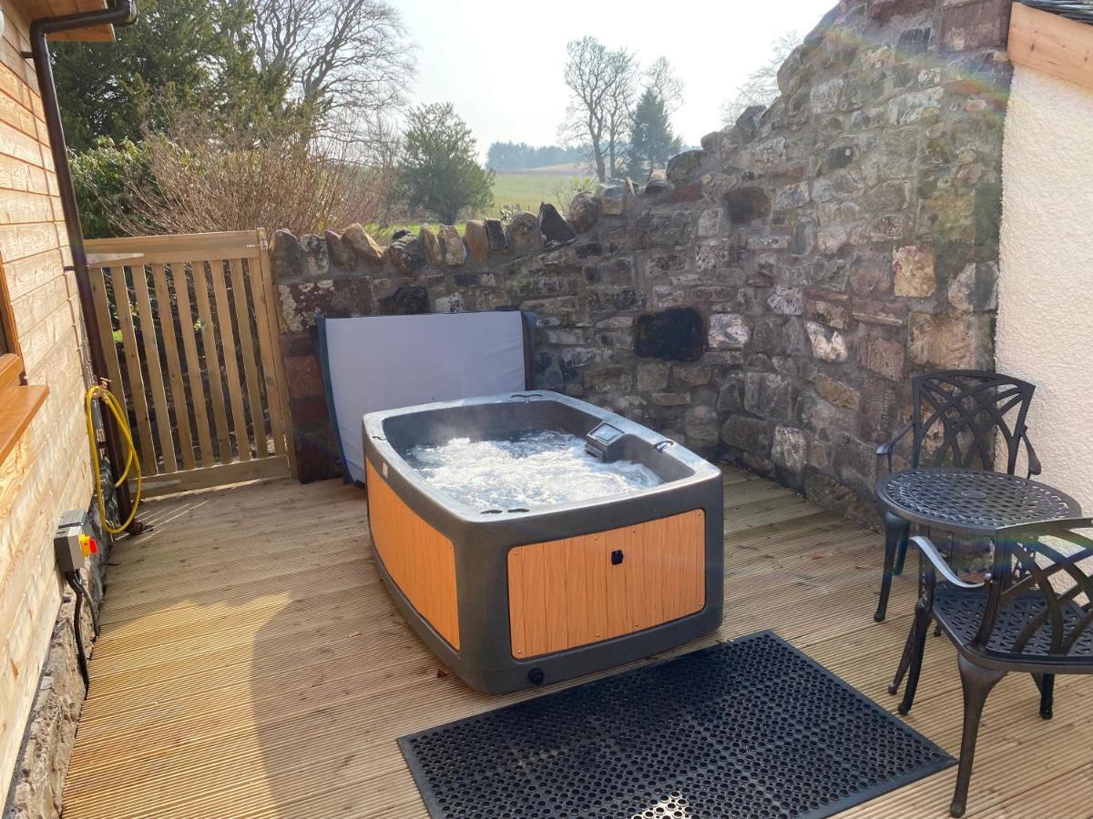 Pheasant Lodge With Hot Tub Forgandenny ภายนอก รูปภาพ